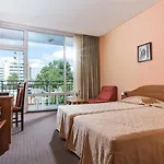 Flamingo מלון 3*