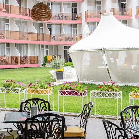 Flamingo Otel 3*