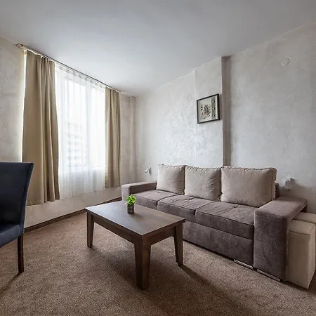 Flamingo 3*