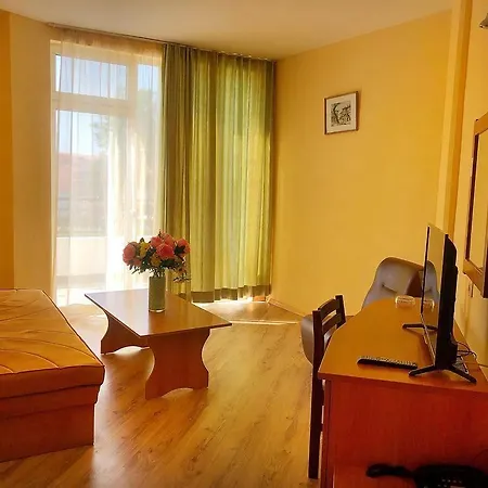 Flamingo Hotel 3*