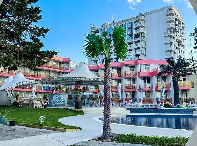 Flamingo 3* סאני ביץ'