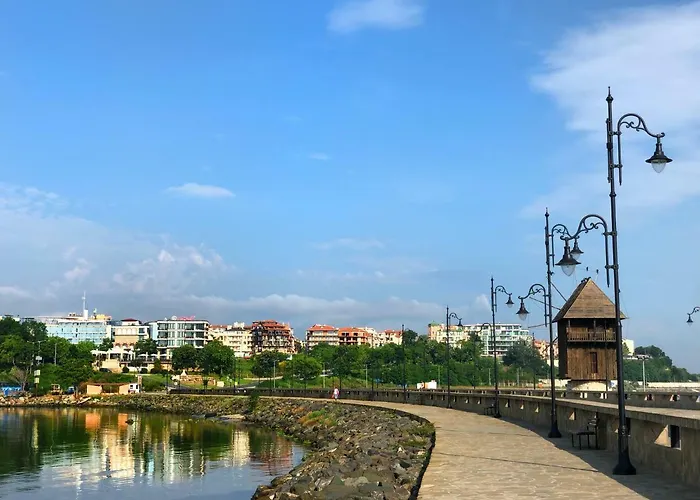 מלון Flamingo סאני ביץ'